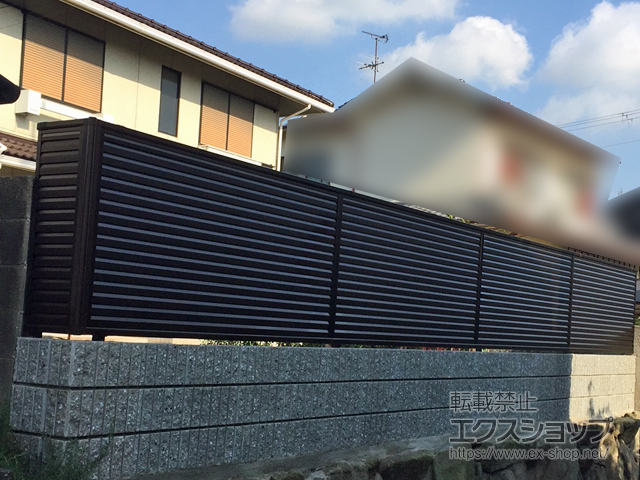 大阪府羽曳野市ののフェンス・柵 ミエーネフェンス 目隠しルーバータイプ　自由柱施工 施工例