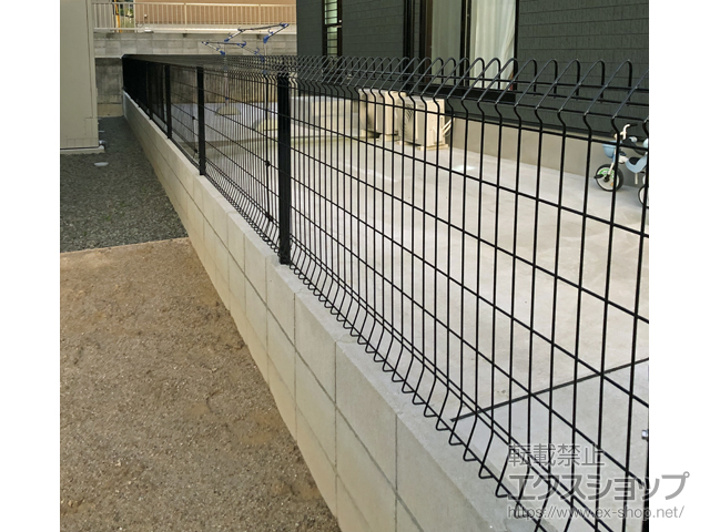 長崎県佐世保市ののフェンス・柵 メッシュフェンス G10-R 自由柱 施工例