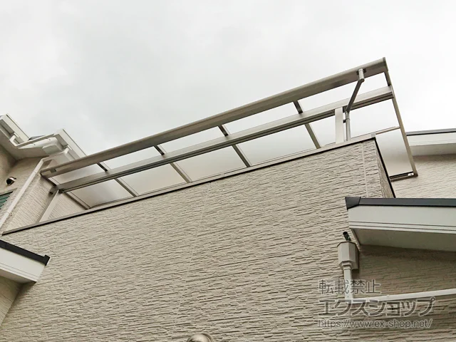 兵庫県西宮市のYKKAPのバルコニー・ベランダ屋根 ソラリア F型 屋根タイプ 単体 積雪～20cm対応 施工例