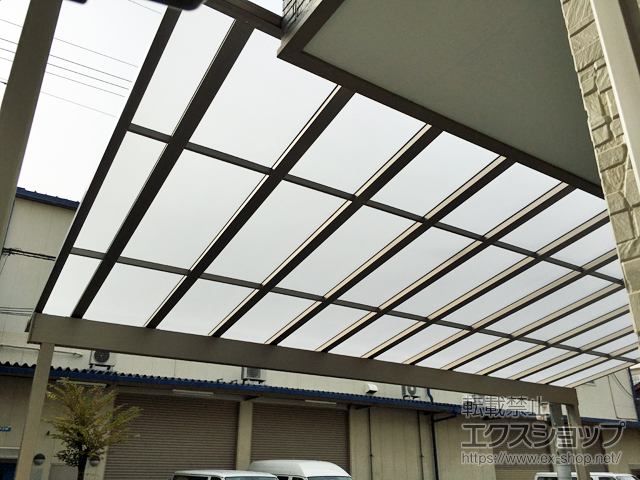 大阪府大阪市ののテラス屋根 スピーネ F型 テラスタイプ 単体 積雪〜20cm対応 施工例