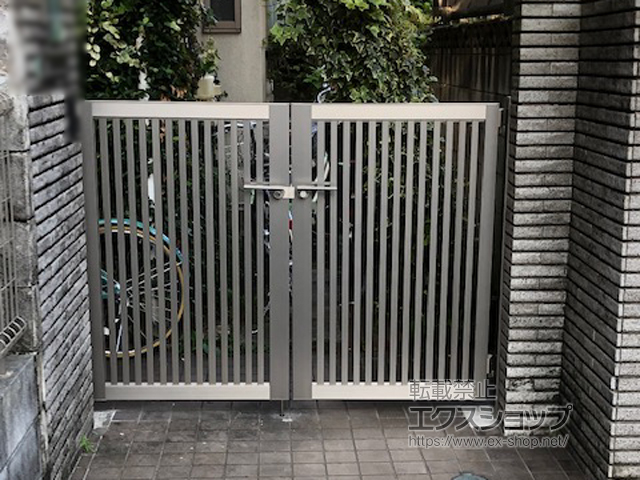 東京都練馬区のの門扉 プレスタ門扉 4型 太たて桟 両開き 柱使用 施工例
