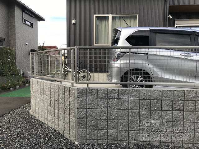 愛知県丹羽郡扶桑町ののフェンス・柵 シンプレオフェンスM2型 縦井桁メッシュ 自由柱施工 施工例