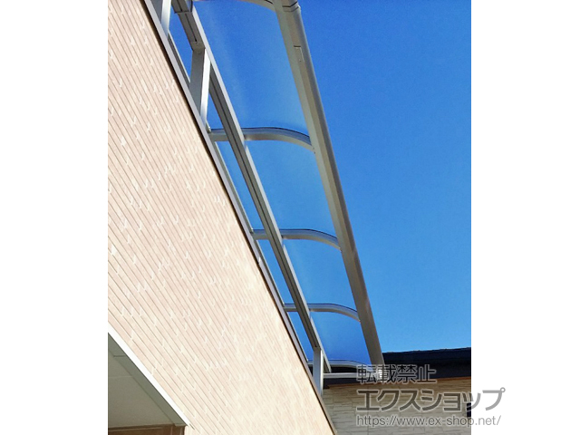 奈良県奈良市ののバルコニー・ベランダ屋根 ソラリア R型 屋根タイプ 単体 積雪〜20cm対応 施工例