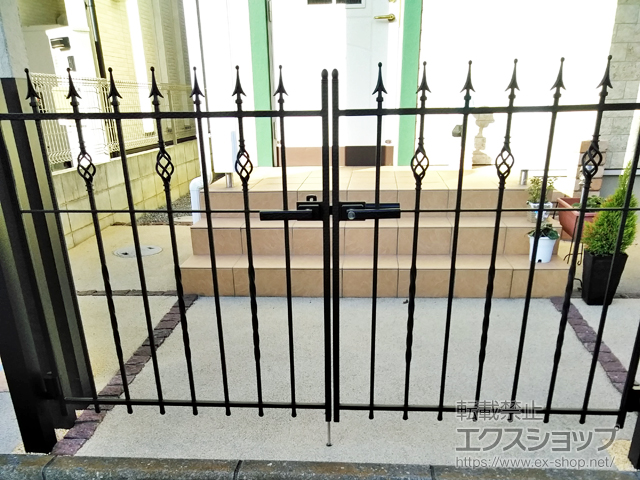 埼玉県川口市のの門扉 ラフィーネ門扉2型 両開き 門柱使用 施工例