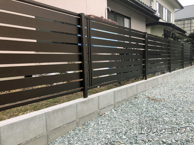 山形県寒河江市ののフェンス・柵 シンプレオフェンスSY1型 横スリット 自由柱施工 施工例