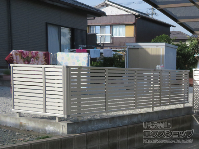 福岡県久留米市ののフェンス・柵 シンプレオフェンス3型 横太格子　自由柱施工 施工例