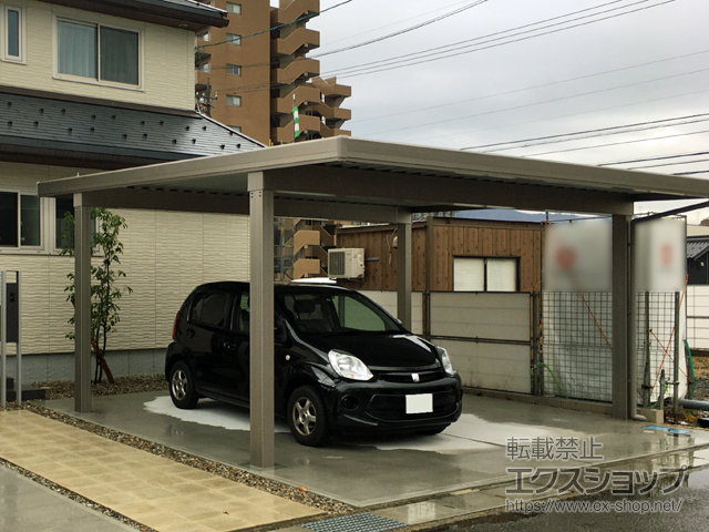 福井県敦賀市のLIXIL リクシル（トステム）のカーポート テリオスポートIII 3000 2台用 角柱4本仕様 積雪〜100cm対応 施工例