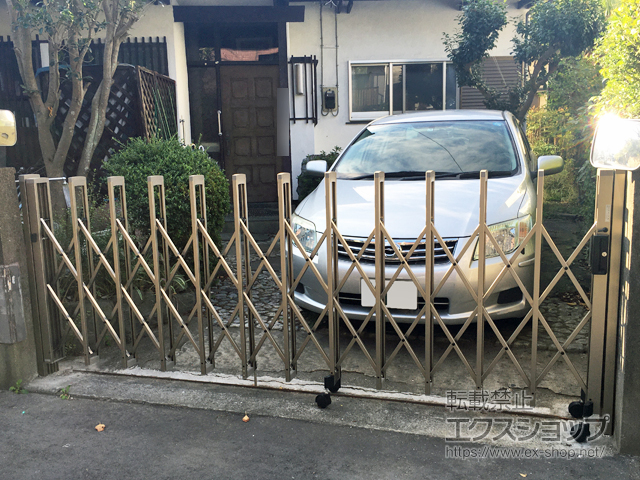 神奈川県藤沢市ののカーゲート トリップゲートII 2型 スタンダード ノンレール 片開き 32S 施工例