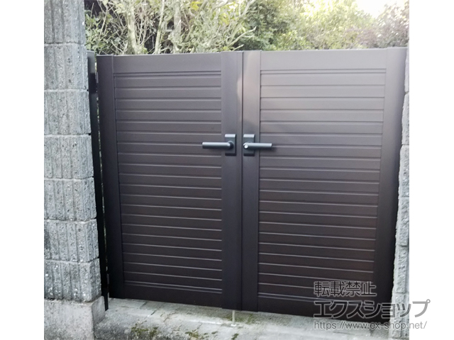 群馬県前橋市のの門扉 シンプレオ門扉5型 横目隠し 両開き 門柱使用 施工例