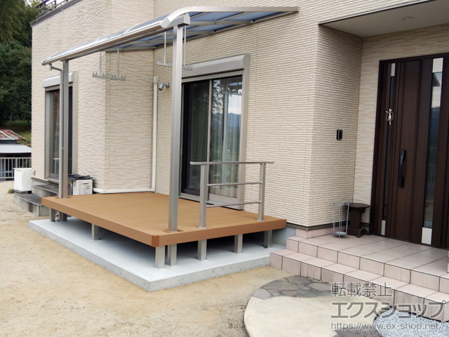 大分県大分市ののウッドデッキ リウッドデッキ 200＋ルシアスデッキフェンスB03型＜横格子2本タイプ＞ 施工例