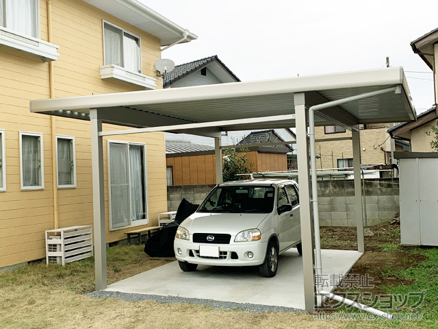 群馬県伊勢崎市ののカーポート レオンポートneo 2台用 角柱4本柱 積雪〜50cm対応 施工例