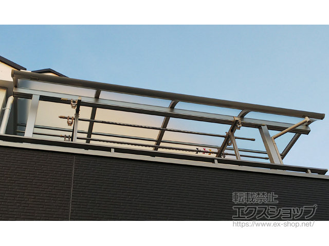 埼玉県鴻巣市ののバルコニー・ベランダ屋根 ソラリア R型 屋根タイプ 単体 積雪〜20cm対応 施工例