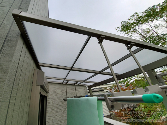 大阪府茨木市ののバルコニー・ベランダ屋根 スピーネ F型 屋根タイプ 単体 積雪〜20cm対応 施工例