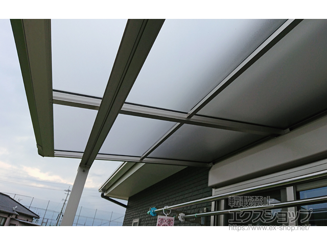 福岡県嘉穂郡桂川町ののバルコニー・ベランダ屋根 ソラリア F型 屋根タイプ 単体 積雪〜20cm対応 施工例