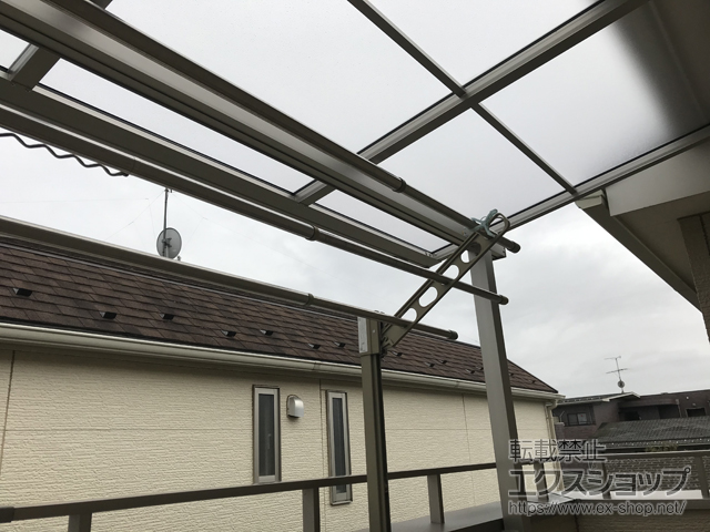 千葉県流山市ののバルコニー・ベランダ屋根 ソラリア F型 屋根タイプ 単体 積雪〜20cm対応 施工例