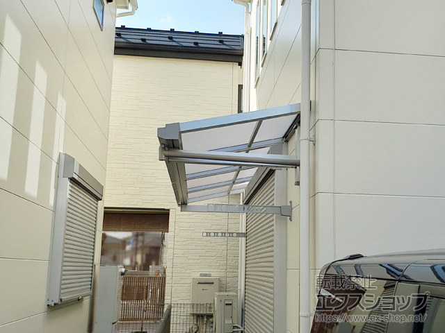 東京都調布市ののバルコニー・ベランダ屋根 ソラリア F型 ルーフタイプ 単体積雪〜20cm対応 施工例