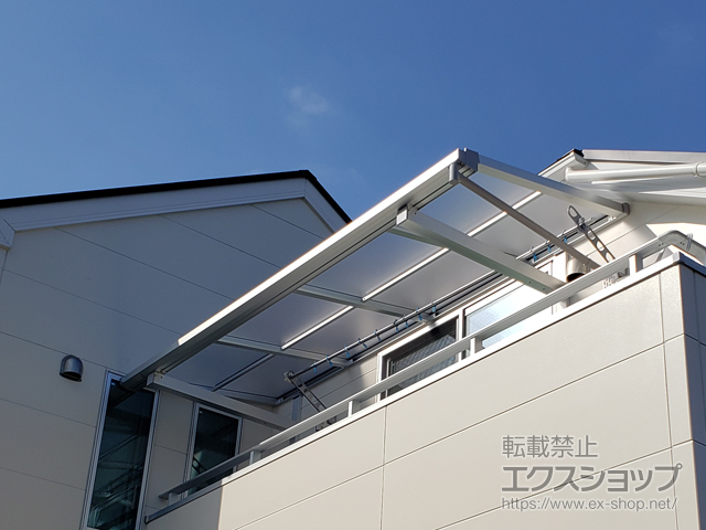 東京都調布市ののバルコニー・ベランダ屋根 ソラリア F型 ルーフタイプ 単体積雪〜20cm対応 施工例