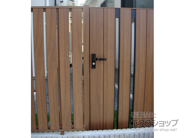 神奈川県横須賀市のの門扉 開き門扉AA TS1型 片開き マテリアルカラー 柱使用 ※ラッピング形材柱 施工例