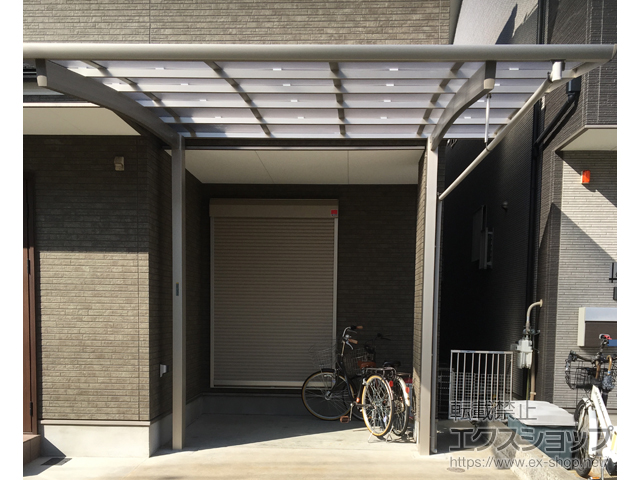 大阪府大阪市ののカーポート レイナポートREグラン 前下がり 積雪〜20cm対応 施工例