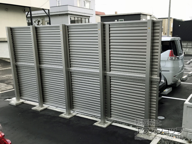 北海道札幌市ののフェンス・柵 ミエーネフェンス 目隠しルーバータイプ 2段支柱 自立建て用 施工例