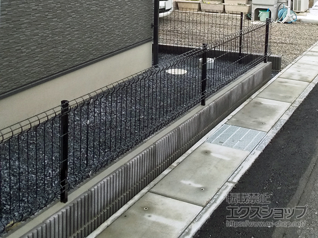 栃木県宇都宮市ののフェンス・柵 イーネットフェンス 3F型 自由柱施工 施工例