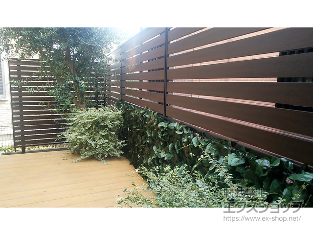 群馬県前橋市ののフェンス・柵 モクアルフェンス 横板タイプ 2段支柱 自立建て用（パネル2段） 施工例
