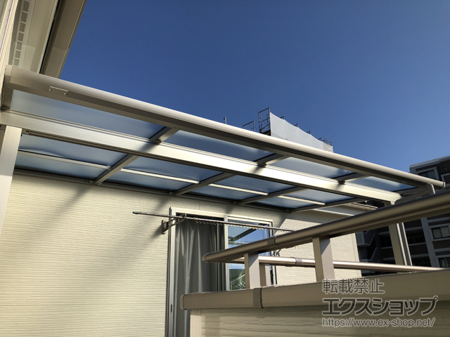 福岡県福岡市ののバルコニー・ベランダ屋根 ソラリア F型 屋根タイプ 単体 積雪〜20cm対応 ※片入隅納まり 施工例