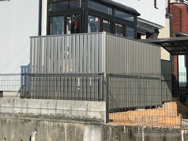 熊本県熊本市ののフェンス・柵 シンプレオフェンスST1型 たて半目隠し 2段支柱 自立建て用 施工例