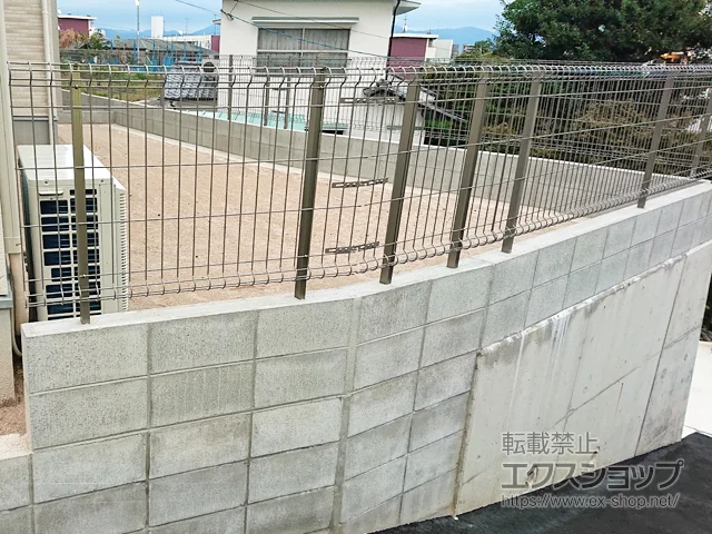 広島県広島市の三協アルミのフェンス・柵・塀 ユメッシュE型　フリー支柱タイプ 施工例