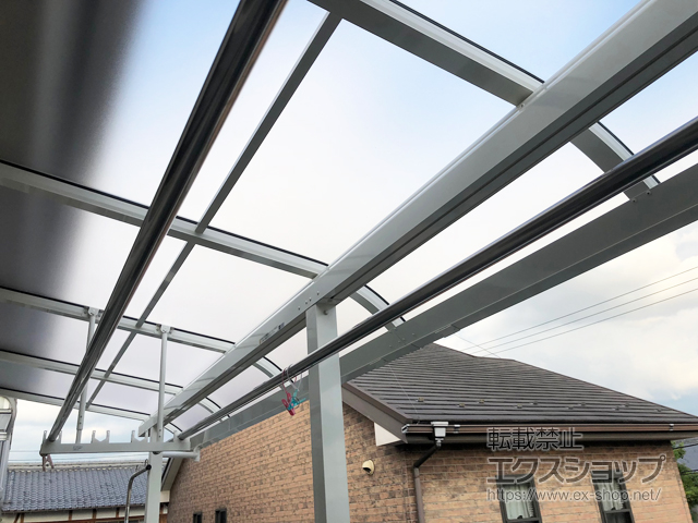 滋賀県草津市ののバルコニー・ベランダ屋根 ソラリア R型 屋根タイプ 連棟 積雪〜20cm対応 施工例