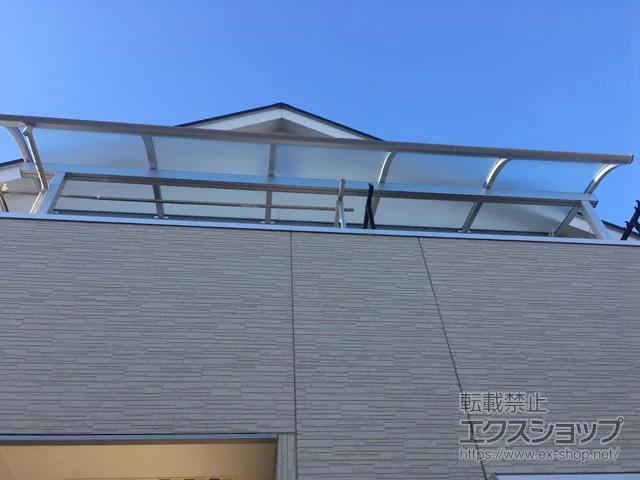 東京都東村山市のYKKAPのバルコニー・ベランダ屋根 ソラリア R型 屋根タイプ 単体 積雪～20cm対応 施工例