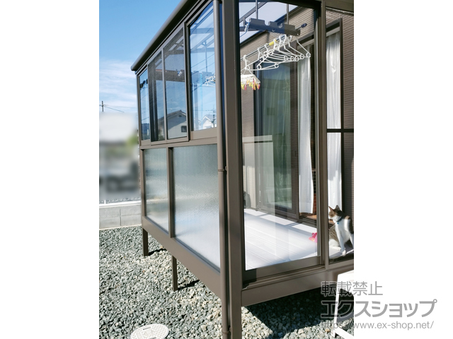 広島県福山市ののテラス囲い・サンルーム サニージュ R型 床納まり ランマ無 積雪〜20cm対応 施工例
