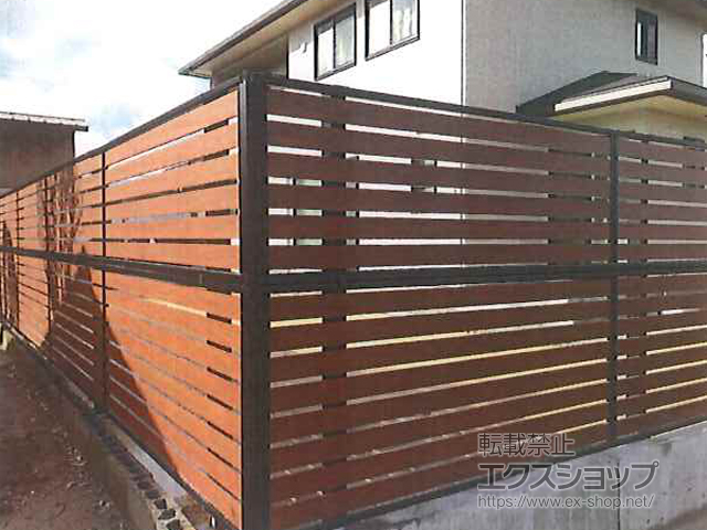 福井県坂井市ののフェンス・柵 モクアルフェンス 横板タイプ 2段支柱 自立建て用（パネル2段） 施工例