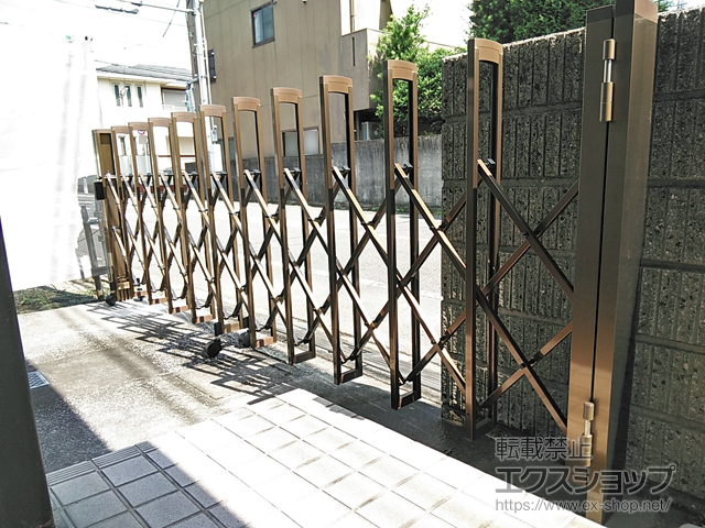 東京都立川市ののカーゲート トリップゲートII 1型 シンプル ノンレール 片開き 36S 施工例