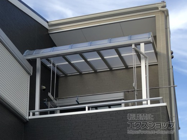 大阪府八尾市のLIXIL リクシル（トステム）のバルコニー・ベランダ屋根 パワーアルファ RB型 屋根タイプ 単体 積雪〜30cm対応 施工例