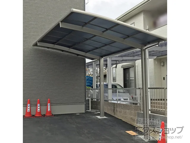 岡山県岡山市のLIXIL(リクシル)のカーポート フーゴR (ラウンドスタイル) 積雪～20cm対応 施工例