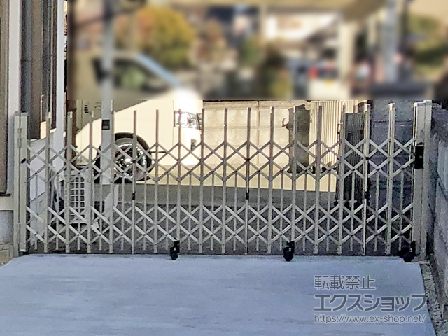 静岡県富士宮市ののカーゲート トリップゲートII P型 ペットガード付き ノンレール 片開き 33S 施工例