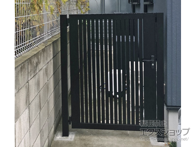 千葉県市川市のの門扉 ライシス門扉 4型 太たて桟 片開き 柱使用 施工例