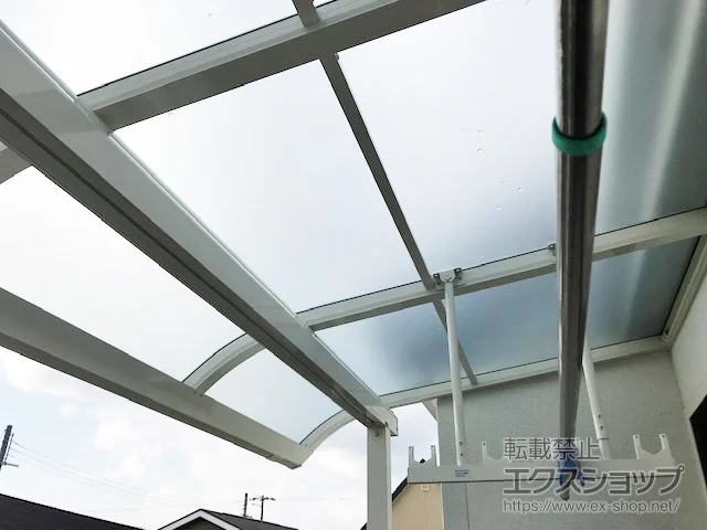 兵庫県西宮市のYKKAPのバルコニー・ベランダ屋根 ソラリア R型 屋根タイプ 単体 積雪～20cm対応 施工例