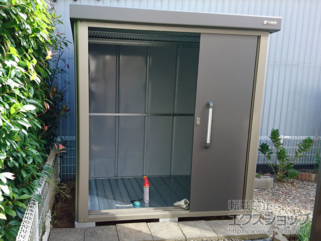 新潟県新潟市のの物置・屋外倉庫 エスケーエイト SK8-70 一般型 1800×1200×1940 SK8-70-GK 施工例