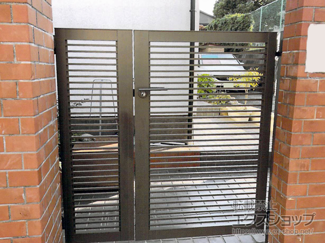 神奈川県横浜市のの門扉 プレスタ門扉 1型 細横桟 両開き親子 柱使用 施工例
