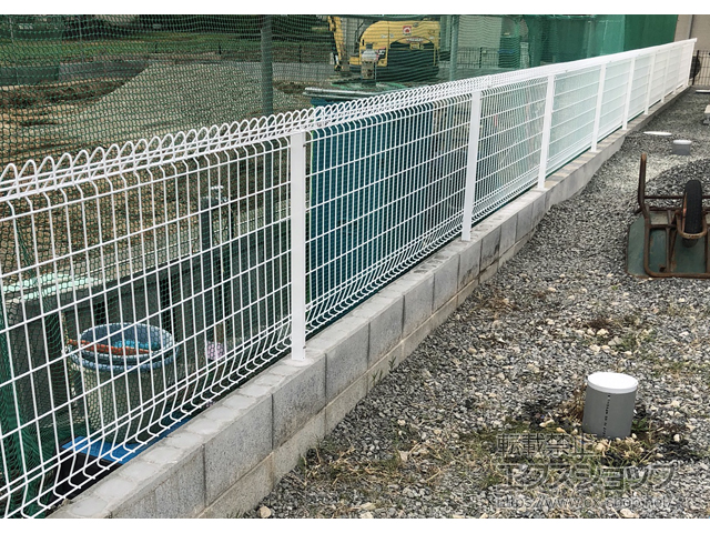 福岡県久留米市ののフェンス・柵 メッシュフェンス G10-R　　自由柱 施工例