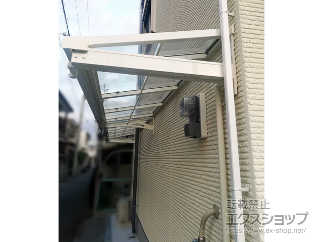 大阪府茨木市ののテラス屋根 スピーネ F型 ルーフタイプ 連棟 積雪〜20cm対応 施工例