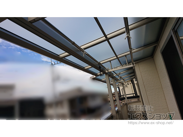 埼玉県上尾市ののバルコニー・ベランダ屋根 ソラリア F型 屋根タイプ 単体 積雪〜20cm対応 施工例