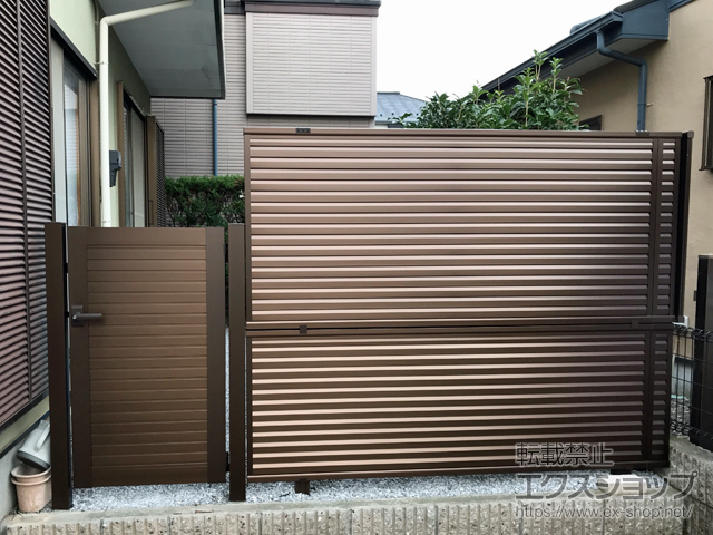 千葉県松戸市ののフェンス・柵 ミエーネフェンス 目隠しルーバータイプ 2段支柱 自立建て用（パネル2段） 施工例