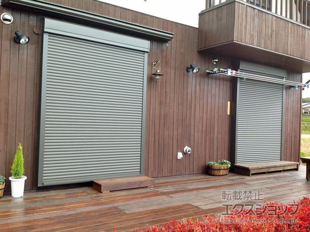 山梨県北杜市のLIXIL リクシル（トステム）の窓シャッター 【特注】リフォームシャッター 手動式 施工例