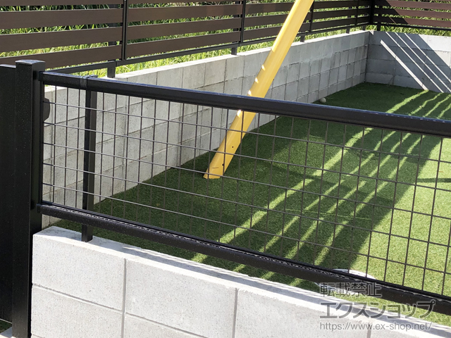 鹿児島県鹿児島市ののフェンス・柵 シンプレオフェンスM2型 縦井桁メッシュ 自由柱施工 施工例