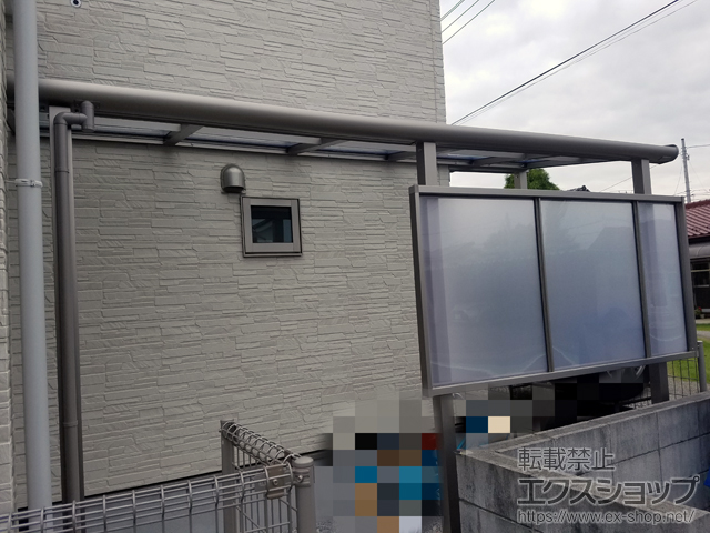 埼玉県北本市のLIXIL リクシル（トステム）のテラス屋根 パワーアルファ F型 テラスタイプ 単体 積雪〜30cm対応 *はね出し納まり 施工例