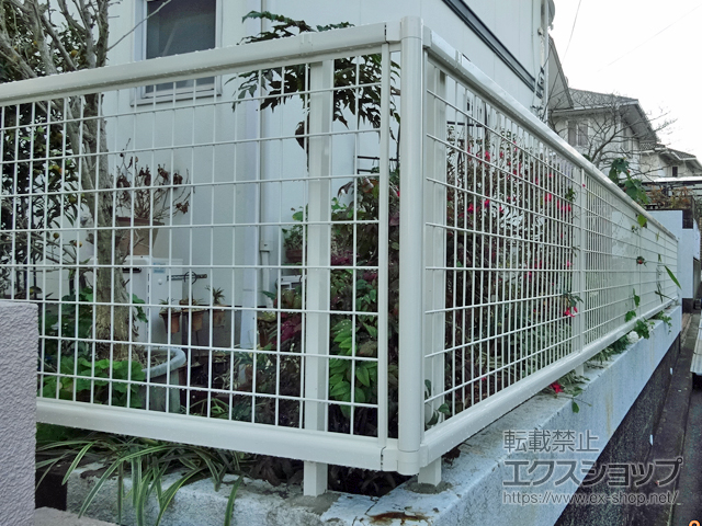 大阪府阪南市ののフェンス・柵 シンプレオフェンスM2型 たて井桁メッシュ 自由柱施工 施工例