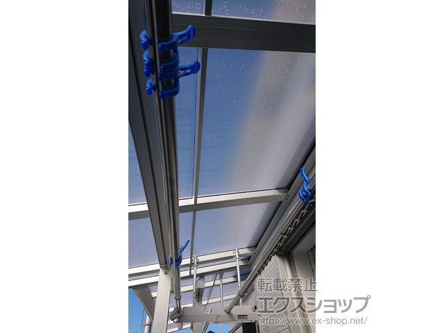 東京都昭島市のLIXIL リクシル（トステム）のバルコニー・ベランダ屋根 パワーアルファ F型 屋根タイプ 単体 積雪〜30cm対応 施工例